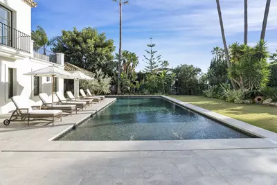Detached Villa in Nueva Andalucía