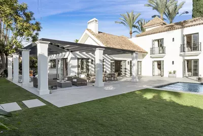 Detached Villa in Nueva Andalucía