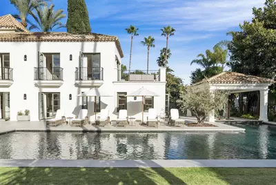 Detached Villa in Nueva Andalucía