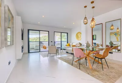 Middle Floor Apartment in Estepona