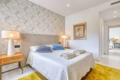 Middle Floor Apartment in Estepona
