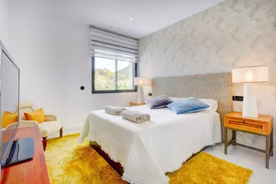 Middle Floor Apartment in Estepona
