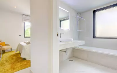 Middle Floor Apartment in Estepona