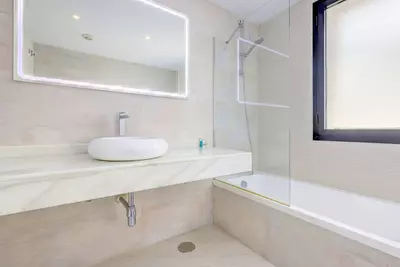 Middle Floor Apartment in Estepona