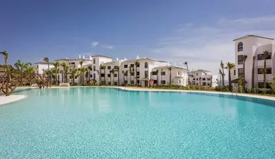 Middle Floor Apartment in Estepona