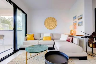 Middle Floor Apartment in Estepona