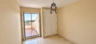 Middle Floor Apartment in Elviria