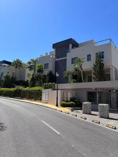 Middle Floor Apartment in Benahavís