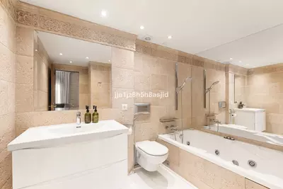 Middle Floor Apartment in Puerto Banús