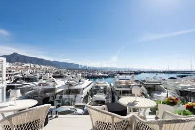 Middle Floor Apartment in Puerto Banús