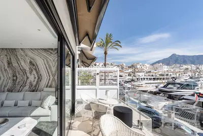 Middle Floor Apartment in Puerto Banús