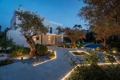 Detached Villa in Nueva Andalucía