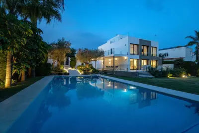 Detached Villa in Nueva Andalucía