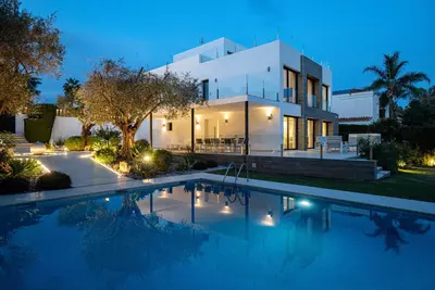 Detached Villa in Nueva Andalucía