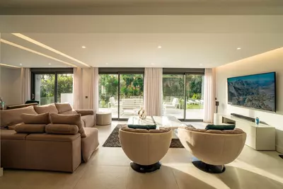 Detached Villa in Nueva Andalucía