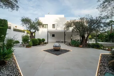 Detached Villa in Nueva Andalucía