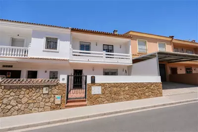Townhouse in Casares