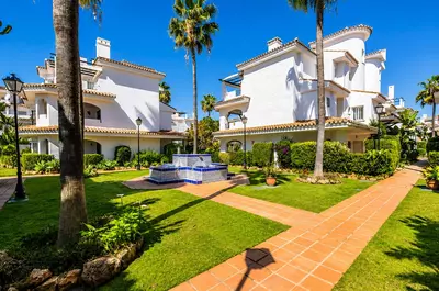 Middle Floor Apartment in Nueva Andalucía