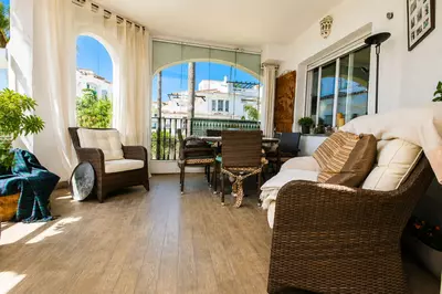 Middle Floor Apartment in Nueva Andalucía
