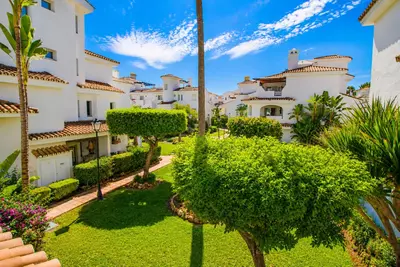 Middle Floor Apartment in Nueva Andalucía