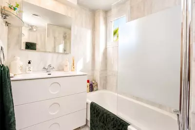 Middle Floor Apartment in Nueva Andalucía