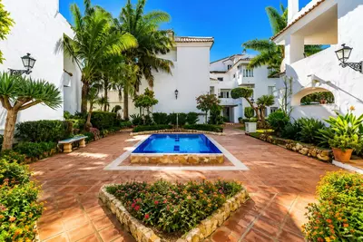 Middle Floor Apartment in Nueva Andalucía