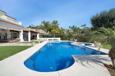 Detached Villa in Nueva Andalucía