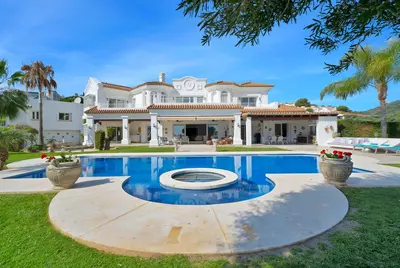 Detached Villa in Nueva Andalucía