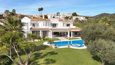 Detached Villa in Nueva Andalucía