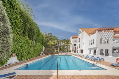Middle Floor Apartment in Nueva Andalucía