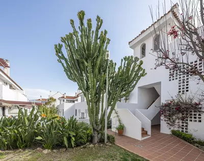 Middle Floor Apartment in Nueva Andalucía
