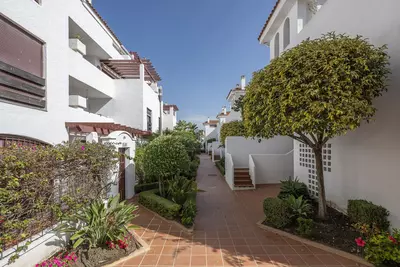 Middle Floor Apartment in Nueva Andalucía