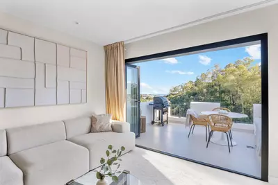 Middle Floor Apartment in Benahavís