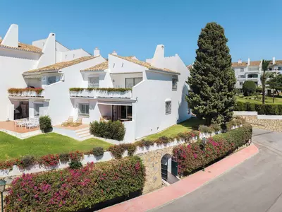 Ground Floor Apartment in Nueva Andalucía