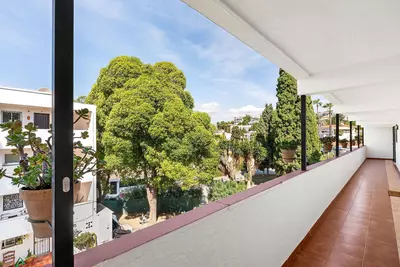 Middle Floor Apartment in Nueva Andalucía