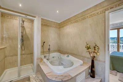 Detached Villa in Elviria
