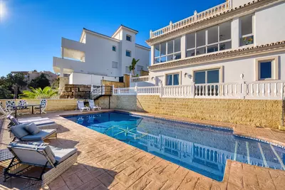 Detached Villa in Elviria