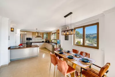 Detached Villa in Elviria