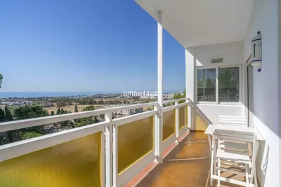 Middle Floor Apartment in Nueva Andalucía