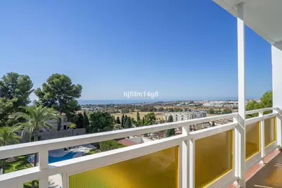 Middle Floor Apartment in Nueva Andalucía