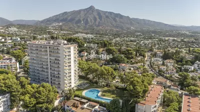 Middle Floor Apartment in Nueva Andalucía