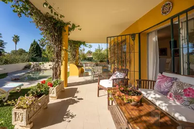 Detached Villa in El Paraiso