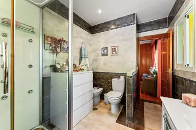Detached Villa in El Paraiso