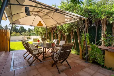 Detached Villa in El Paraiso
