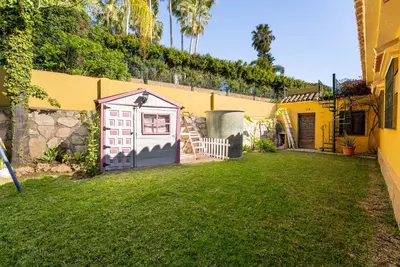 Detached Villa in El Paraiso