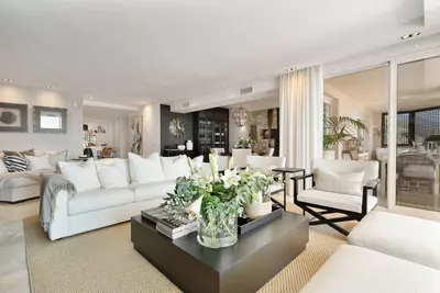 Middle Floor Apartment in Nueva Andalucía