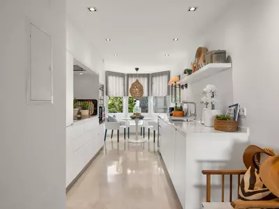 Middle Floor Apartment in Nueva Andalucía