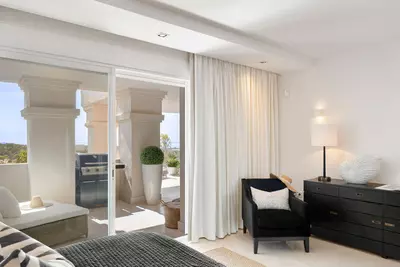 Middle Floor Apartment in Nueva Andalucía