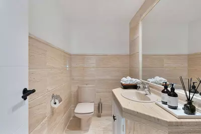 Middle Floor Apartment in Nueva Andalucía