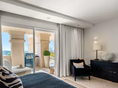 Middle Floor Apartment in Nueva Andalucía